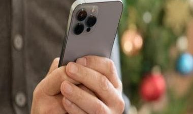 Black marketers, and private sellers are minting money owing to shortage of iPhone 14 Pro series