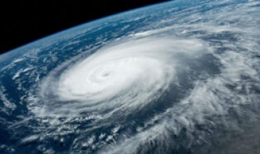 Particles from space provide a new look inside cyclones