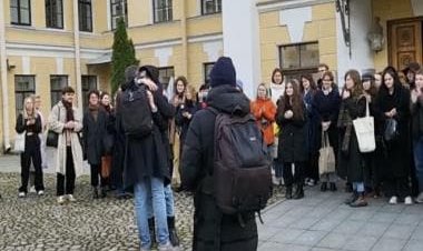 Russian Professor fired for opposing war scenario, gets support from students