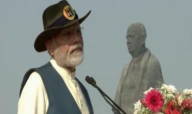 Morbi bridge collapse: PM Modi gets emotional, to visit Morbi tomorrow