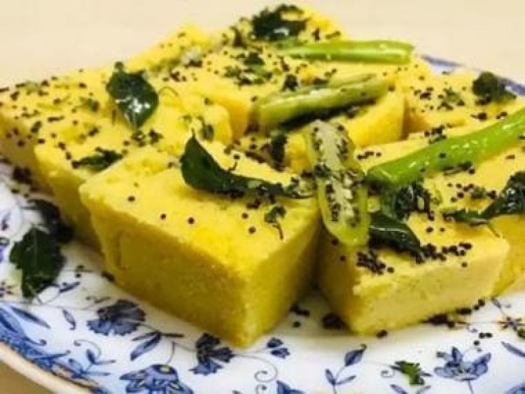 Baked chips, protein bars and more: Here are five healthy snacks for road trips