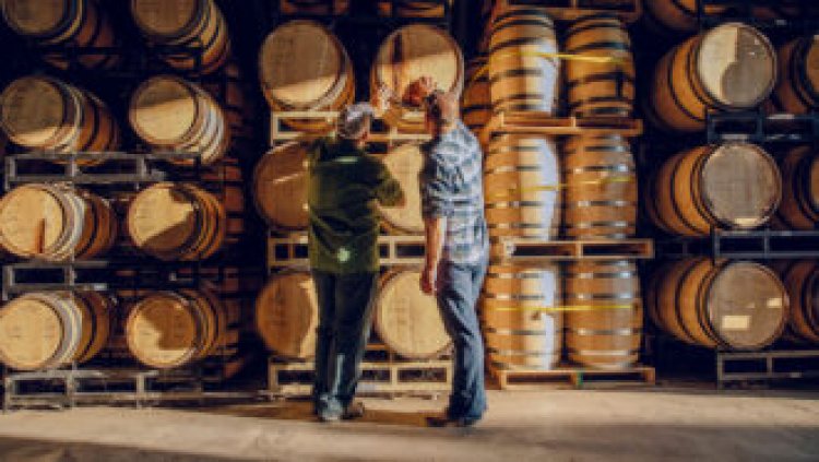 Mixing gold ions into whiskey can reveal its flavor