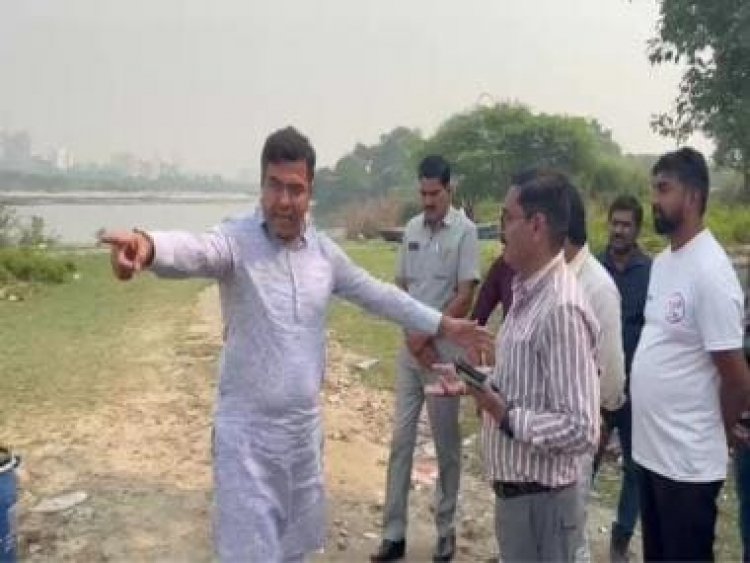 'Besharam, ghatiya aadmi': BJP MP Parvesh Verma gets into heated argument with DJB official at Yamuna ghat