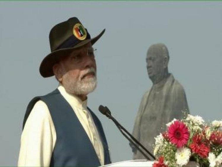 Morbi bridge collapse: PM Modi gets emotional, to visit Morbi tomorrow