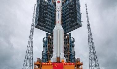 China has yet another uncontrollable, falling rocket reentering the Earth's atmosphere