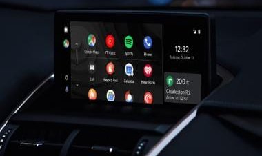Google is sneakily cutting off support for older phones on Android Auto by forcing an update