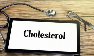 From acne to pale nails: 5 signs of high cholesterol