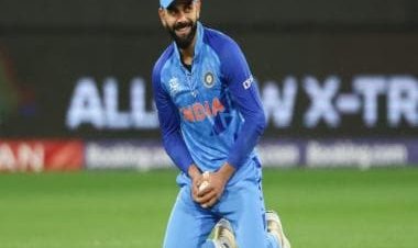 T20 World Cup: Virat Kohli takes a sharp diving catch off first ball of Zimbabwe innings; watch video