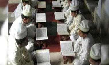 Science, math to be taught in madrassas to make 'officers' not 'Maulvis' out of students