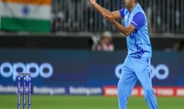 Harbhajan Singh reacts to R Ashwin's 'jacket sniffing' trick during IND vs ZIM, off-spinner replies