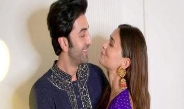 Ranbir Kapoor was in tears after holding his little daughter for first time, check details