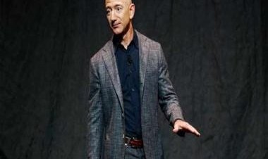 Jeff Bezos warns of economic recession, advises people to postpone large purchases