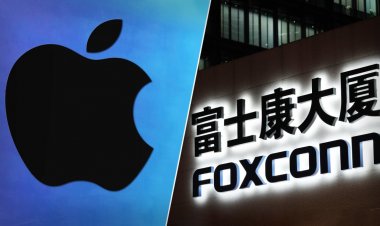 Apple Stock Slides On Report of Extended iPhone Wait Times Amid China Covid Restrictions