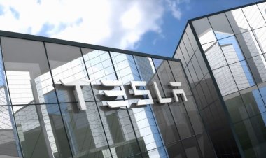 Tesla Recall of 300,000 Vehicles Rekindles 'Update' Word Choice Debate
