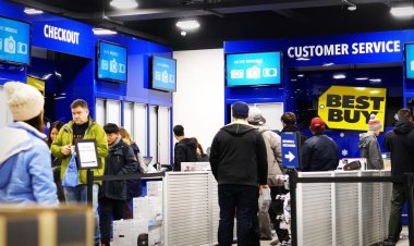 Best Buy Stock Surges On Q3 Earnings Beat, Holiday Sales Forecast Boost