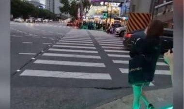 South Korea puts traffic lights on ground to alert 'Phone Obsessed Zombies'; Watch