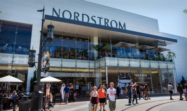 Nordstrom Stock Slumps After Cutting Full-Year Profit Forecast Following Q3 Earnings Beat