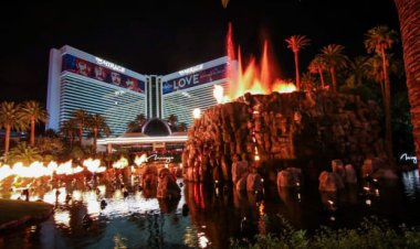 New Casino Owner Closes Beloved Las Vegas Strip Attraction