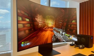 Samsung's Epic 55-inch Rotating Odyssey Ark Gaming Monitor Is $700 Off