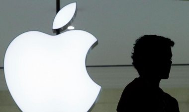 Apple Stock Slides On Report of 6 Million Hit to iPhone Shipments Amid China Covid Chaos