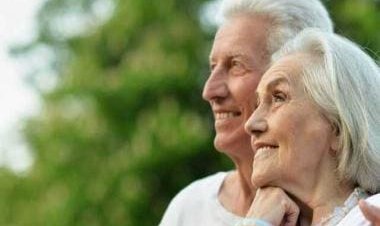 5 tips to take care of elderly people during winter season