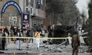 Pakistan: Dozens injured as Taliban suicide bomber targets police patrol in Quetta