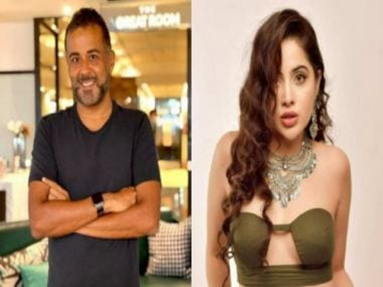 Chetan Bhagat retaliates after Uorfi Javed re-shares his viral leaked chat from #MeToo Movement