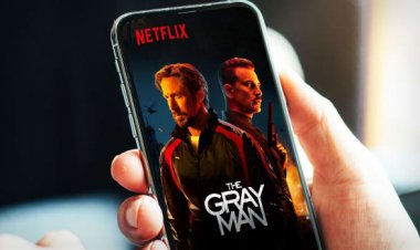 Netflix Keeps Making a Huge Mistake (Disney Doesn't)