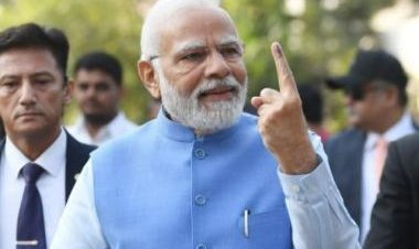 'Festival of democracy celebrated with great pomp': PM Modi after casting vote in Gujarat Assembly Elections 2022