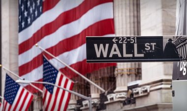 Stock Market Today: Stocks Drift Lower, Dollar Weakens On Renewed Recession Risks