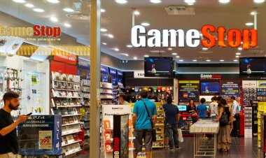 GameStop Stock Slips Lower On Wider Q3 Loss, Muted Video Game Sales
