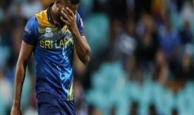 Watch: Sri Lankan cricketer Chamika Karunaratne loses 4 teeth while taking a catch during Lanka Premier League