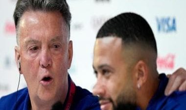 Watch: 'Now we kiss each other on mouth' – Louis van Gaal fires funny response to Di Maria's criticism