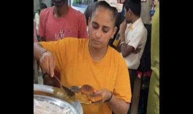 Viral video: Woman dresses up as 'Sardar' to sell street food on Punjab streets
