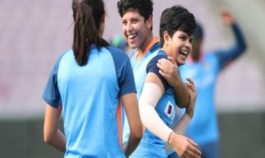 India-W vs Australia-W Live Cricket scores: India 132/5 after 17 overs vs Australia at DY Patil Stadium