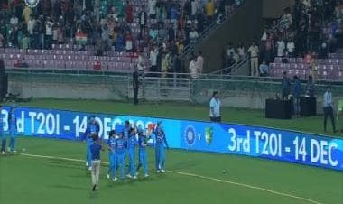 India vs Australia: Smriti Mandhana and teammates honour 47K-strong crowd with a victory lap, Watch Video