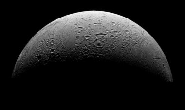 The last vital ingredient for life has been discovered on Enceladus