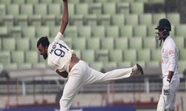 India vs Bangladesh 2nd Test: Unadkat's two wickets on return, Mominul's crucial knock and other top moments from Day 1