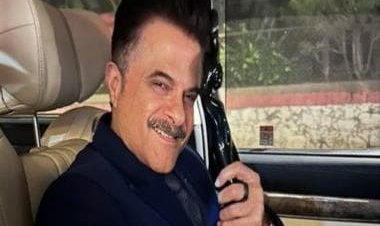 Anil Kapoor takes home The Filmfare OTT Award for his searing performance in Thar