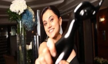 Taapsee Pannu wins the 'Black Lady' third time in a row, this time, for her performance in Looop Lapeta