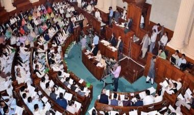 Constitutional crisis grips Pakistan's Punjab as governor de-notifies CM Parvez Elahi