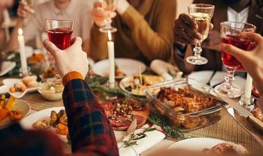 Do you really need to be concerned about holiday overeating? What research shows