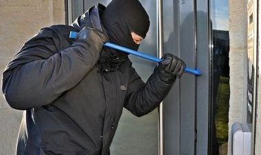 ‘Tis the season for burglaries: How to keep your house safe during the festive season