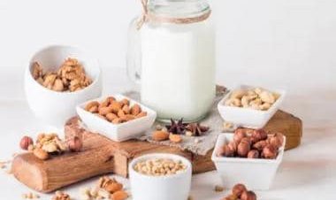 Almond milk, sherbet and more: 5 dairy substitutes for lactose intolerant people