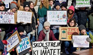 Elon Musk Defends Greta Thunberg