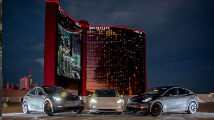 Improbable Las Vegas Strip Casino Project Gets Good News