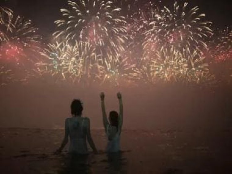 New Year 2023: From cheese fondue to pizza bread roll, five dishes to add to your party menu