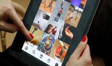 Dear Instagram, it's 2023. Can we please have an app optimised properly for tablets and iPads?