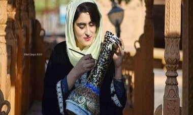 Paper Mache: Kashmir's Shafiya Shafi emerges from depression to give life to this dying art of the valley