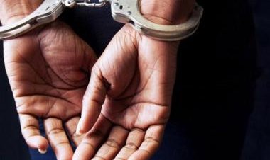 Man at Kolkata airport caught with $40,000 in pan masala sachets